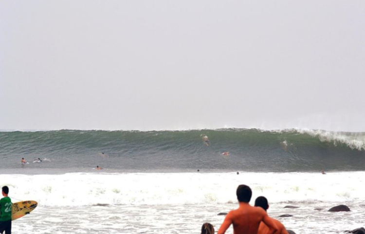 El Salvador Surf Camps
